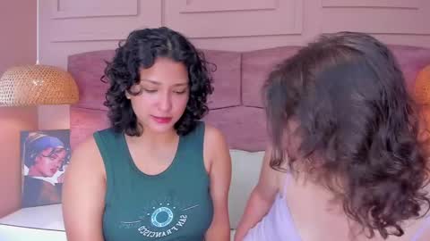 Ivy and Molly online show from 03-04-25, 11:51