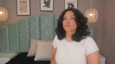 Ivy and Molly online show from 09-10-25, 08:31