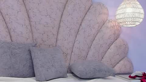 Ivy and Molly online show from 09-12-25, 08:47