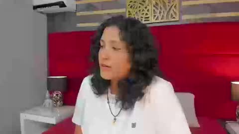 Ivy and Molly online show from 09-12-25, 08:53