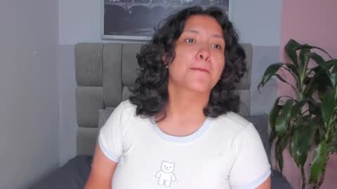 Ivy and Molly online show from 09-17-25, 08:54