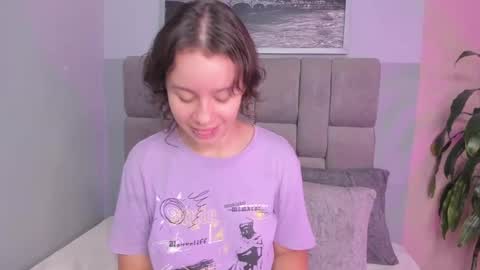 Ivy and Molly online show from 09-19-25, 08:31