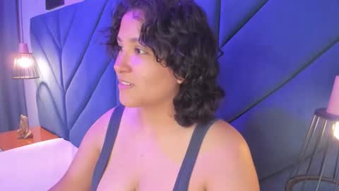 Ivy and Molly online show from 11-01-25, 08:22