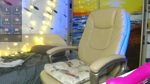 Snapshot of ivy_dean_ chatting on 02-28-25, 12:21 Ivy online show from 02-28-25, 12:21