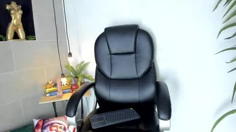 Snapshot of ivy_star1 chatting on 12-27-24, 01:07 Ivy online show from 12-27-24, 01:07