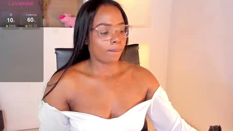 Snapshot of ivybliss8 chatting on 01-12-25, 02:52 i v y  b l i s s online show from 01-12-25, 02:52