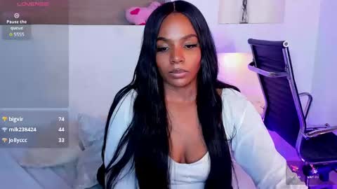 Snapshot of ivybliss8 chatting on 02-25-25, 06:31 i v y  b l i s s online show from 02-25-25, 06:31