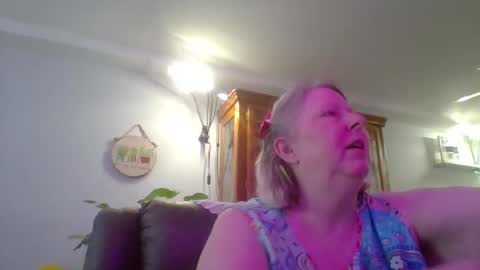 ivyjane3522 online show from 04-12-26, 03:06