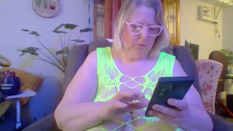 ivyjane3522 online show from 04-19-26, 03:22