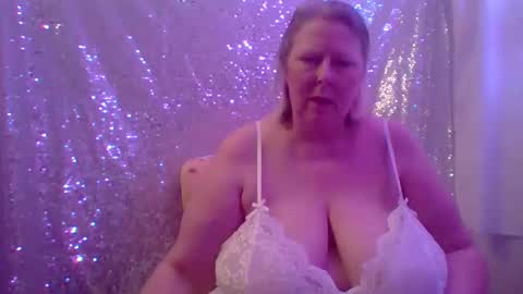 ivyjane3522 online show from 05-02-26, 02:27
