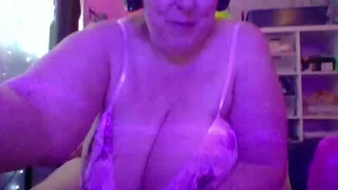 ivyjane3522 online show from 06-02-26, 11:18