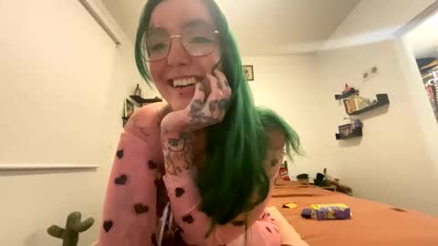 Ivy Riot online show from 10-27-25, 03:43