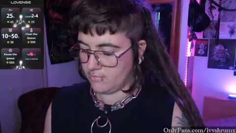 Snapshot of ivyshrumx chatting on 09-26-25, 02:04 Ivy ShrumX online show from 09-26-25, 02:04