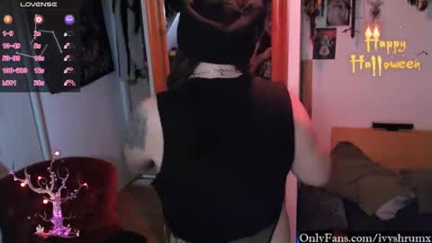 Snapshot of ivyshrumx chatting on 10-19-25, 07:03 Ivy ShrumX online show from 10-19-25, 07:03