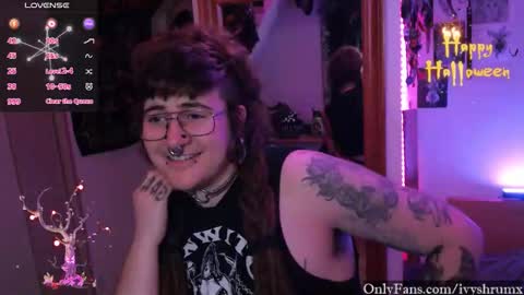 Snapshot of ivyshrumx chatting on 10-24-25, 01:35 Ivy ShrumX online show from 10-24-25, 01:35