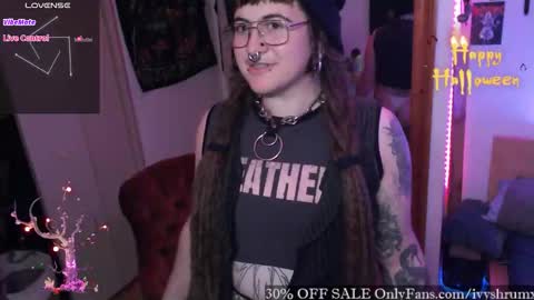 Snapshot of ivyshrumx chatting on 10-31-25, 02:12 Ivy ShrumX online show from 10-31-25, 02:12