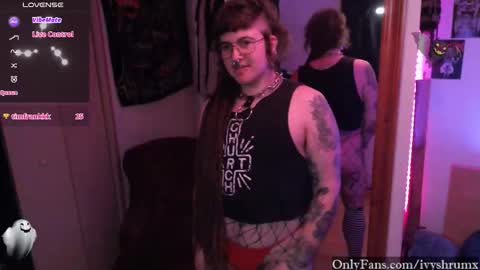 Snapshot of ivyshrumx chatting on 11-12-25, 02:45 Ivy ShrumX online show from 11-12-25, 02:45