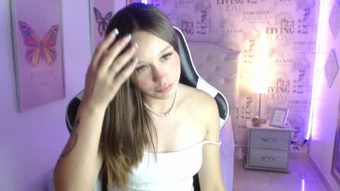 Snapshot of ivyy_crystal chatting on 01-30-25, 11:13 Ivy online show from 01-30-25, 11:13