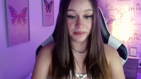 Snapshot of ivyy_crystal chatting on 02-11-25, 11:12 Ivy online show from 02-11-25, 11:12