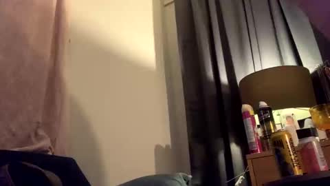 Snapshot of iwantu1230 chatting on 10-18-25, 08:31 iwantu1230 online show from 10-18-25, 08:31