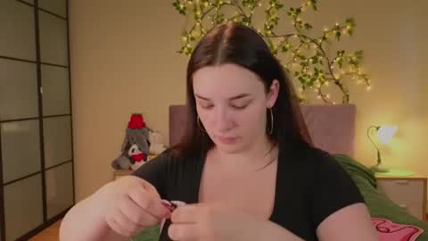 Daisy online show from 06-15-26, 02:36