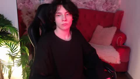 Maxim online show from 03-04-25, 01:01