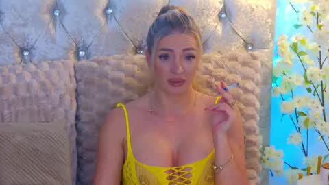 Izabella online show from 05-31-26, 03:36