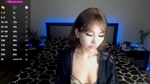 Iza Lim online show from 01-26-25, 03:06