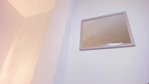 Iza online show from 01-25-25, 05:18