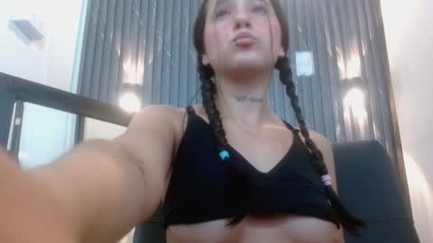 Snapshot of izelevans chatting on 12-05-25, 11:30 izelevans online show from 12-05-25, 11:30