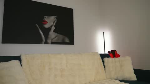 izy bellee online show from 02-19-26, 08:16