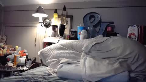 Snapshot of izzame2 chatting on 09-15-25, 03:50 Willis online show from 09-15-25, 03:50