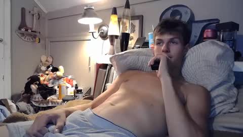 Snapshot of izzame2 chatting on 09-16-25, 04:02 Willis online show from 09-16-25, 04:02