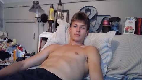 Snapshot of izzame2 chatting on 09-16-25, 10:22 Willis online show from 09-16-25, 10:22