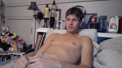 Snapshot of izzame2 chatting on 09-20-25, 04:46 Willis online show from 09-20-25, 04:46