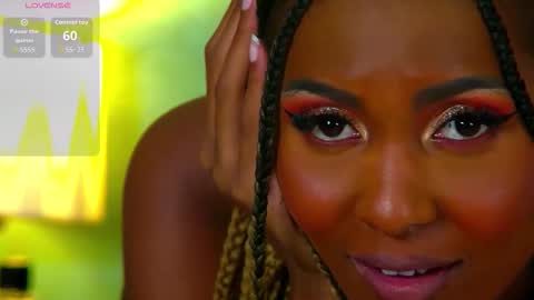 Snapshot of izzie_sugar chatting on 09-11-25, 08:09 Sugar Babe online show from 09-11-25, 08:09