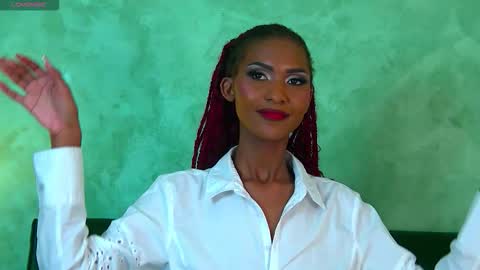 Snapshot of izzie_sugar chatting on 10-17-25, 11:18 Sugar Babe online show from 10-17-25, 11:18