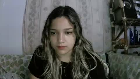 izzy_32 online show from 04-01-26, 07:42