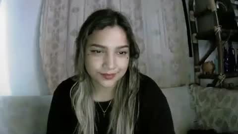 izzy_32 online show from 04-21-26, 07:03