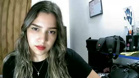 izzy_32 online show from 06-14-26, 11:40