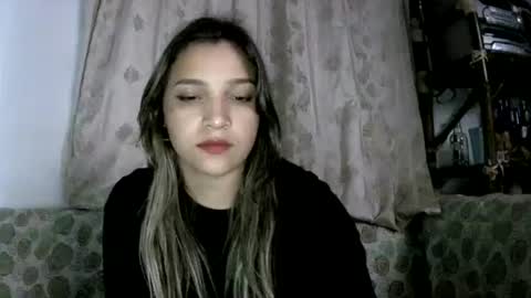 izzy_32 online show from 07-23-26, 08:12