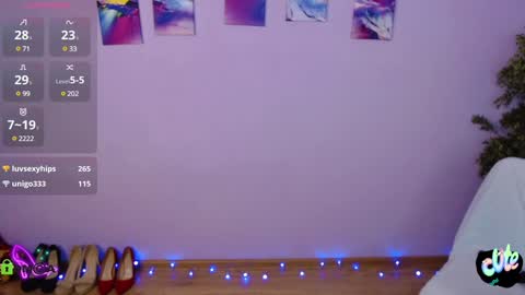 Queen of nylon  Victoria online show from 01-08-25, 08:27