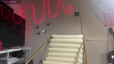 Snapshot of izzyishottttt chatting on 09-12-25, 02:11 izzyishottttt online show from 09-12-25, 02:11