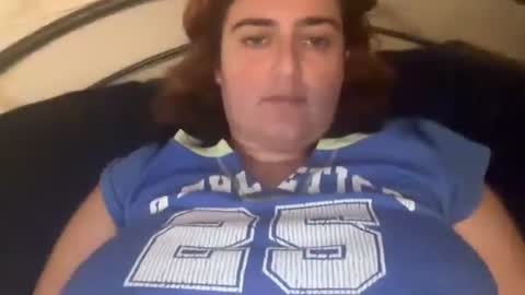 Snapshot of izzyishottttt chatting on 09-29-25, 04:50 izzyishottttt online show from 09-29-25, 04:50