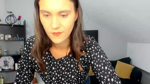 Snapshot of izzymonro chatting on 09-11-25, 08:31 Izzy online show from 09-11-25, 08:31