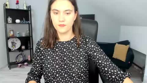 Snapshot of izzymonro chatting on 10-22-25, 08:41 Izzy online show from 10-22-25, 08:41