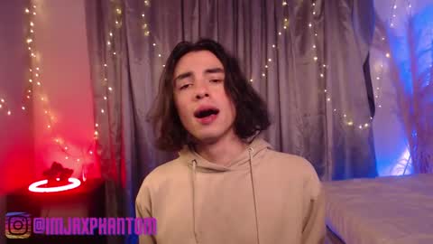 Hey im Jaxxxon check my info     online show from 02-18-25, 12:06