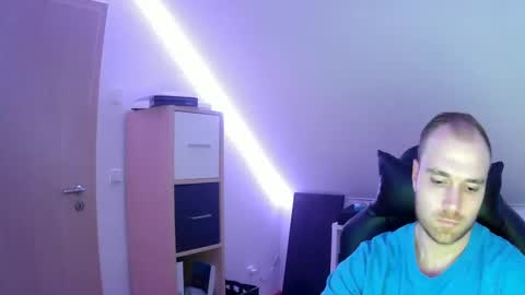 Snapshot of j_german783377 chatting on 01-23-25, 06:14 here4y online show from 01-23-25, 06:14