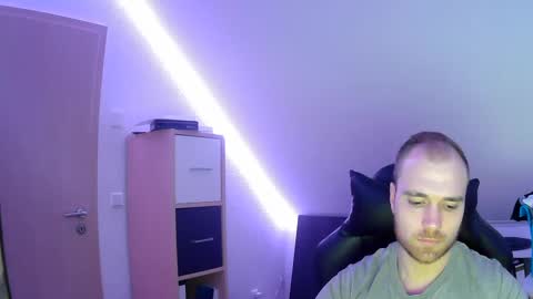 Snapshot of j_german783377 chatting on 01-27-25, 07:13 here4y online show from 01-27-25, 07:13