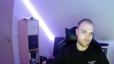 Snapshot of j_german783377 chatting on 03-04-25, 06:18 here4y online show from 03-04-25, 06:18